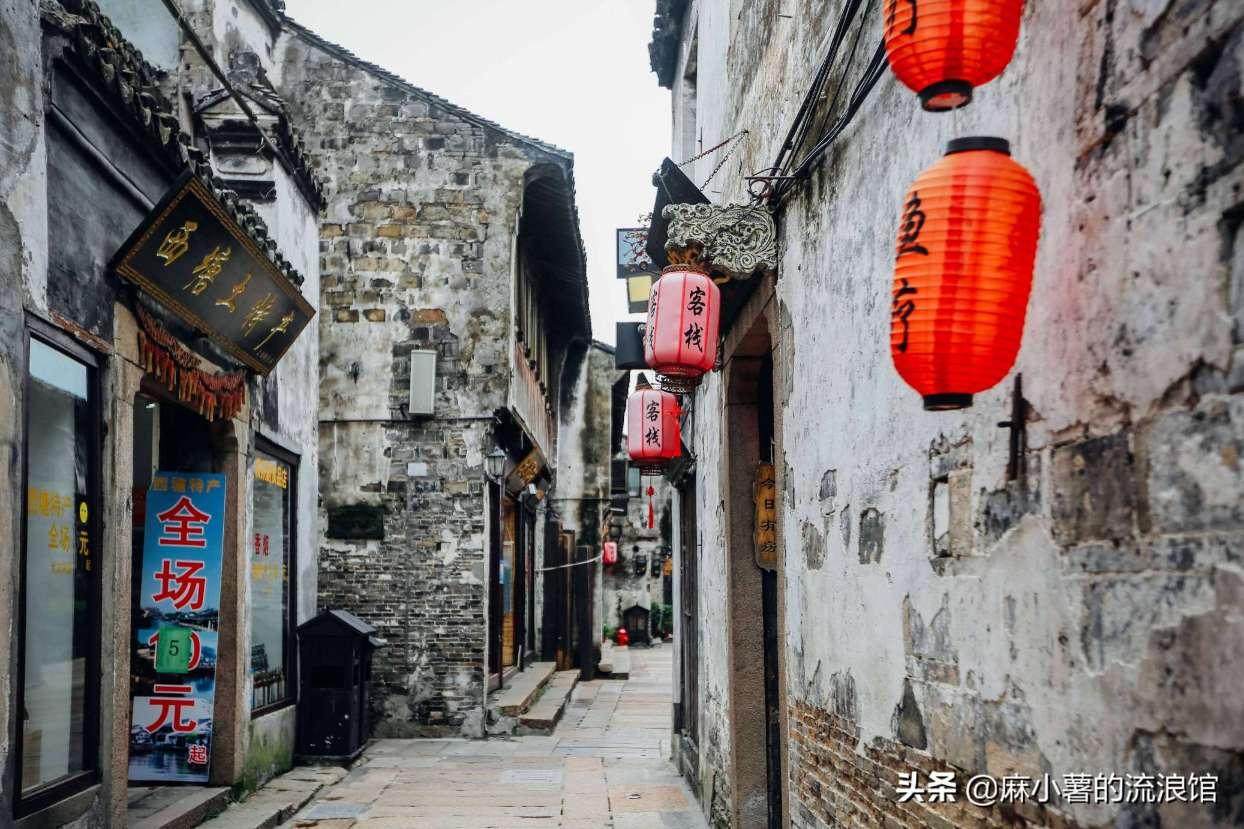 戍边21年老兵光荣退伍戴满身军功章归家!致敬!